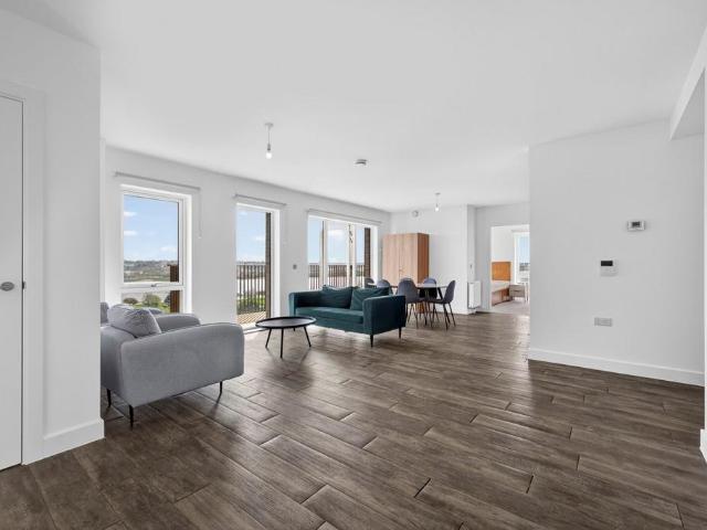 Adlay Apartments, 3 Millet Place. 3 bed flat to rent £3,350 pcm £773 pw