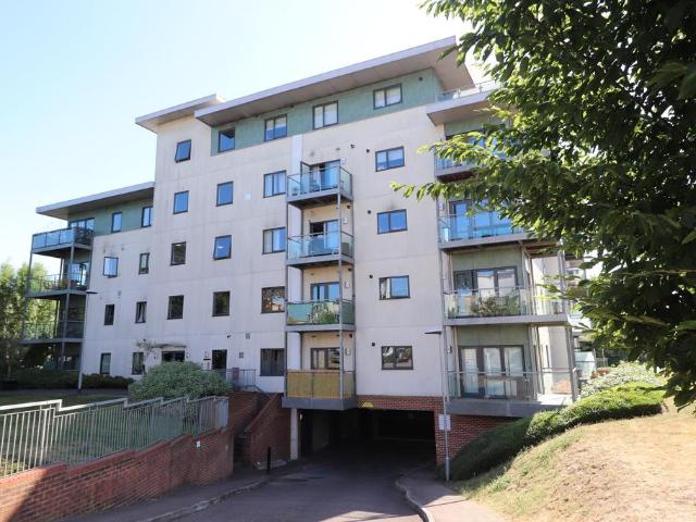 Adlington House, Brentwood, CM14 1 bed apartment to rent £1,350 pcm £312 pw