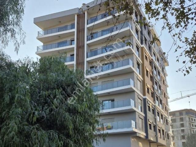 Adliye Sarayı Yakını Sıfır 3+1 Ebeveyn Banyolu Ara Kat Daire