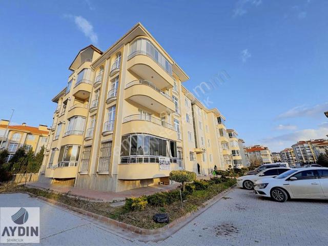 Adliye Yakını 3+1 Geniş, 135m² Net, Site İçi Emin Evim Vb. Uygun