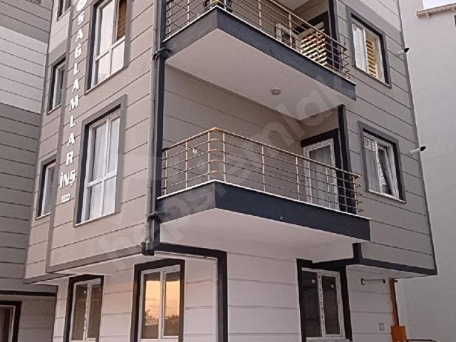 Adliye'nin alt tarafında, Süt ofisi yakınında sıfır binada eşyalı satılık apartlar