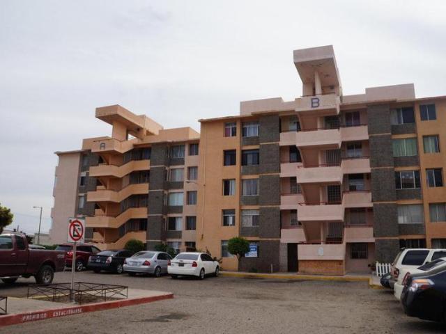 Adquiere departamento semi amueblado en Rosarito!