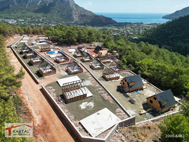 ADRASAN'DA ORMAN İÇERİSİNDE DENİZ MANZARALI YAŞAM