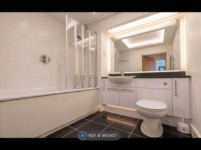 Adriatic Apartments, London E16, 1 bed flat to rent, £1,900 pcm | PrimeLocation