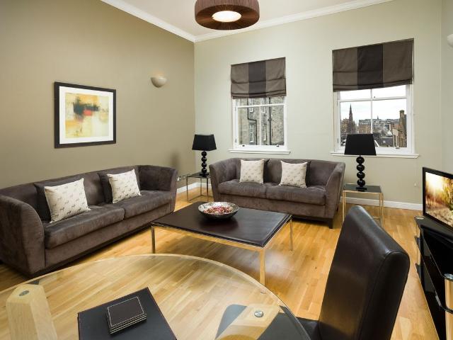 Advocates Close, Edinburgh EH1, 2 bed flat to rent, £2,395 pcm | PrimeLocation