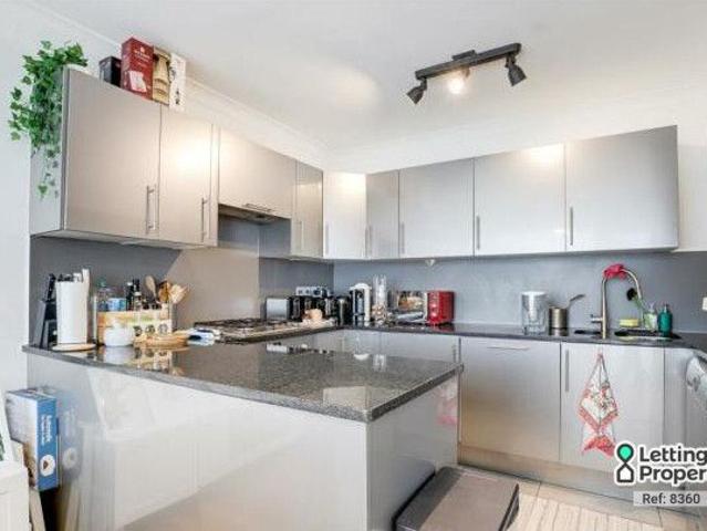 Aeneas Court, Mansfield Road, Nottingham, Nottinghamshire NG5, 2 bed flat to rent, £975 pcm | PrimeLocation