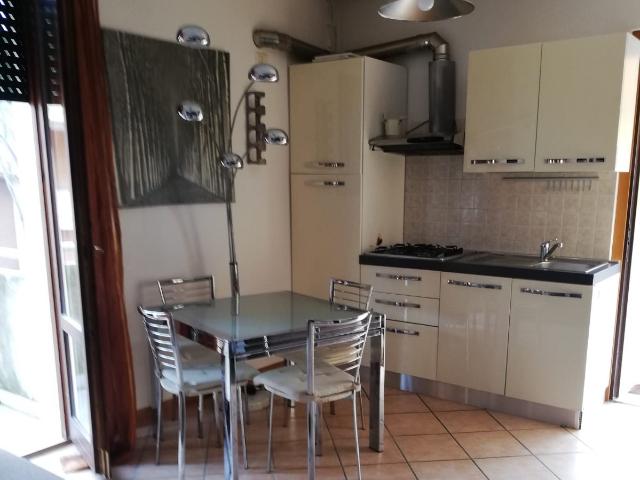 AF400 Appartamento semicentrale arredato Fermignano