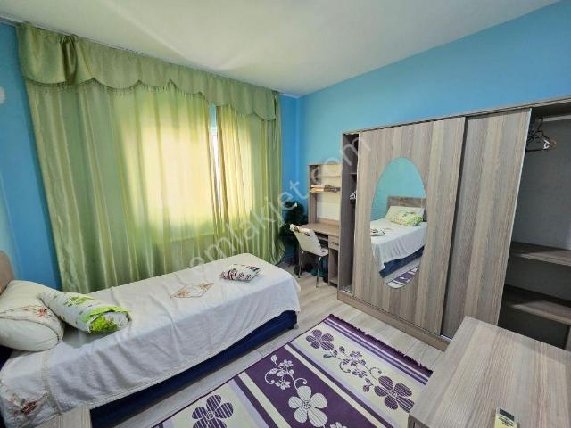 Şafak Mahallesinde 3+1 Eşyalı Çok Geniş Ferah Kiralık Daire Açıklamayı Okuyun