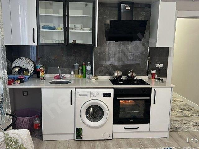 şafak caddesinde 1+1 eşyalı