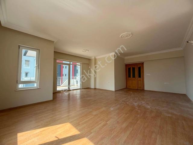 Şafak Emlak Kiralık Şirinyalı Havuzlu Sitede 3+1 165 M2 Ara Kat