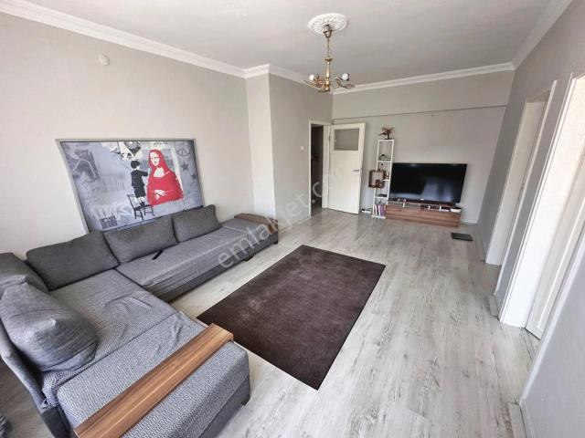 Şafaktepe Mahallesi Katta Full Yapılı Ön Cephe 3+1 Satılık Daire