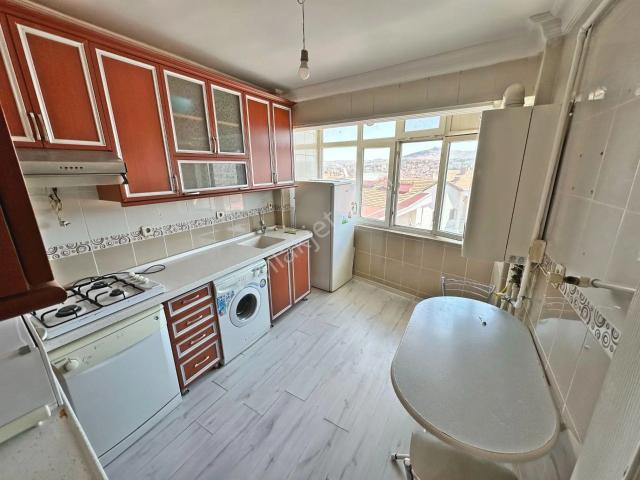 Şafaktepe Park Yakınında Katta Önü Açık Eşyalı 3+1 Kiralık Daire