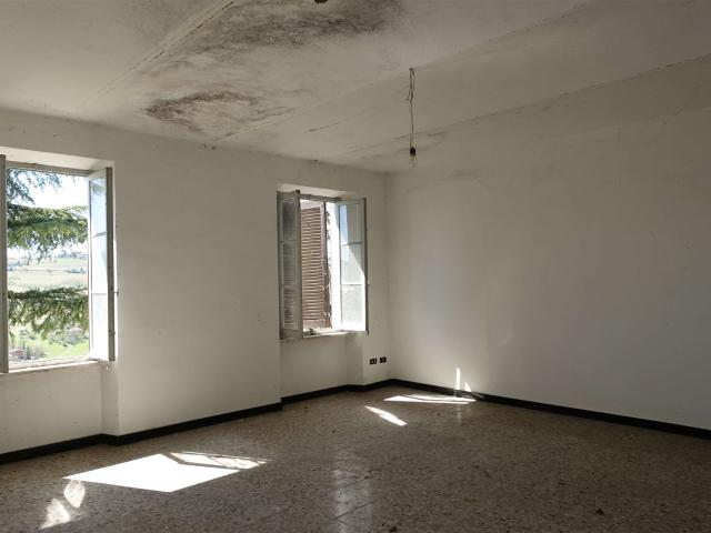 Affascinante cascinale piemontese: un'opportunità di restaur. 317m² Canelli