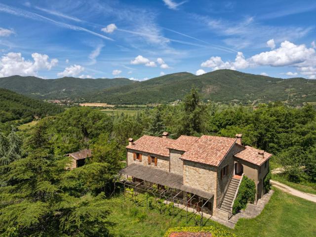 Affascinante Casolare di Campagna con dépendances sopra la V. 160m² Lisciano Niccone