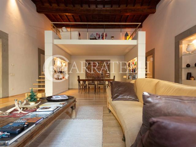 Affascinante appartamento ubicato in palazzo storico nel cuo. 230m² Firenze