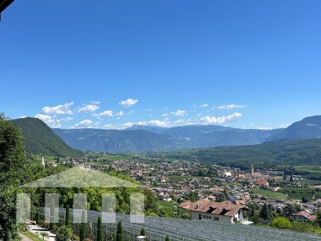Affascinante bilocale con vista panoramica