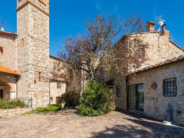 Affascinante porzione restaurata di casale di 6 camere da le. 432m² Castellina in Chianti