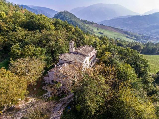 Affascinante parrocchia rurale con vista spettacolare nelle. 1174m² Urbania