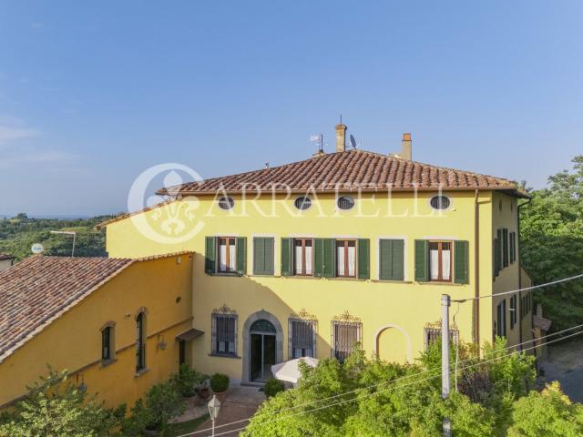 Villa storica con giardino in vendita sulle colline di Pisa. 1100m² Casciana terme