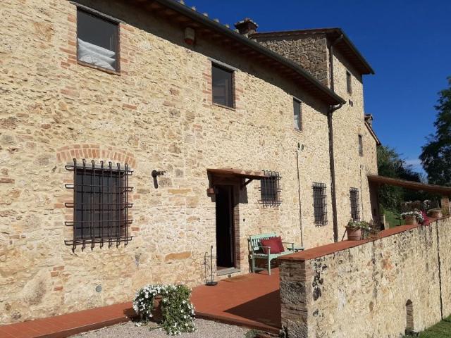 Affascinante casale ristrutturato con 5 camere da letto, dep. 390m² San Gimignano