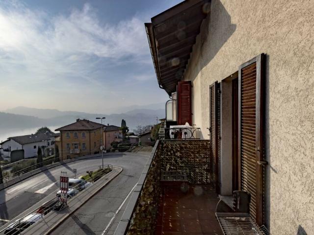 AFFARE GRAZIOSO 3.5 LOCALI DUPLEX VISTA LAGO A RUVIGLIANA