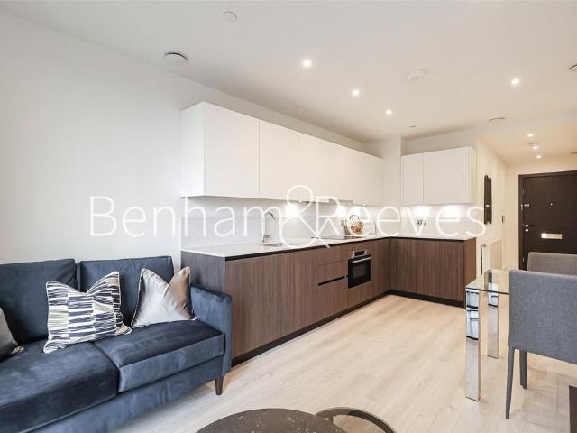 Affinity View, London E16 1 bed apartment to rent £2,100 pcm £485 pw