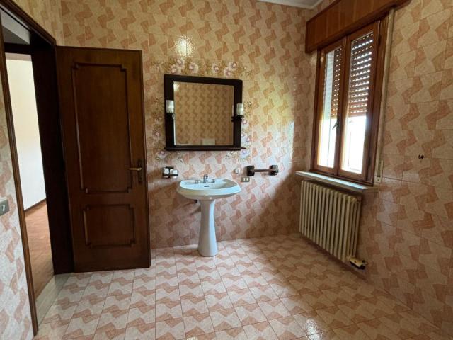 AFFITTASI CASA SINGOLA – IDEALE PER AZIENDE O LAVORATORI TRASFERTISTIOLA PER