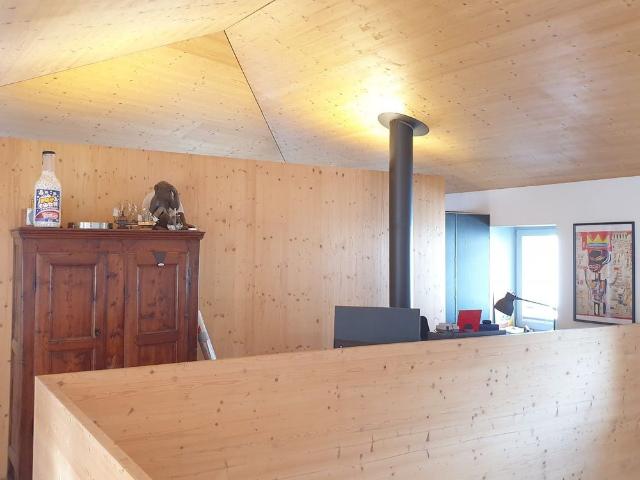 AFFITTASI a BARBENGO, in collina, LOFT molto luminoso