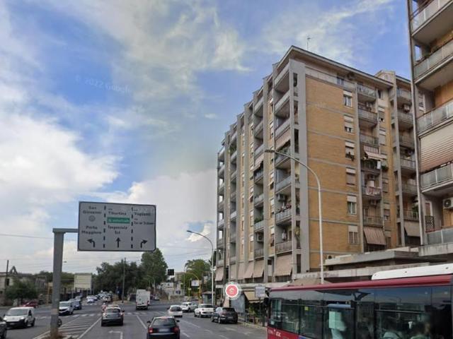 Affittasi Appartamento, Monolocale SPESE COMPRESE LARGO PRENESTE Annunci Roma Roma Rif.587837