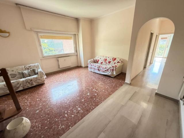 Affittasi Appartamento, MONTESACRO APPARTAMENTO SU DUE PIANI Annunci Roma, Zona Città Giardino Rif.648877