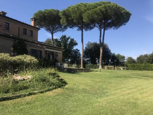Affittasi Appartamento, Olgiata raffinata depandance in Villa con piscina Annunci Roma, Zona Olgiata Rif.28256