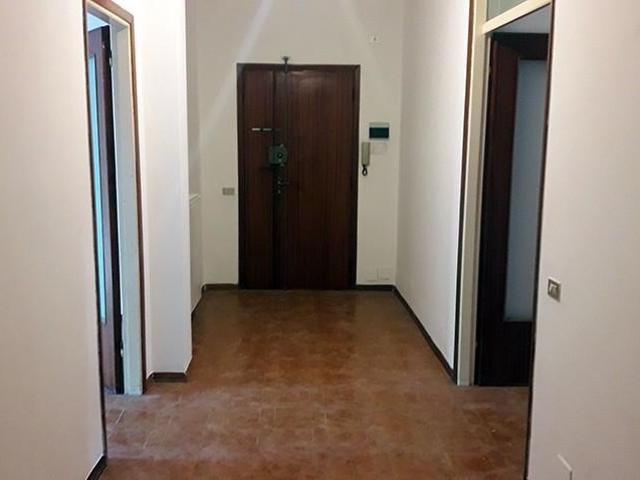 Affittasi appartamento a Carrara viale XX Settembre, Fossola