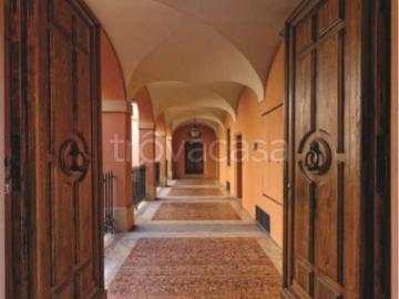 Affittasi appartamento a Bologna via del Monte, Centro Storico