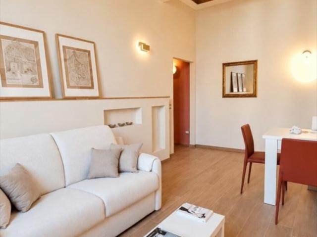 Affittasi appartamento a Firenze via Ottavio Rinuccini