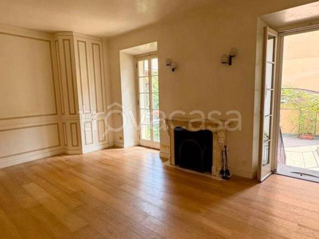 Affittasi appartamento a Milano via della Signora, 4, Borgogna Largo Augusto