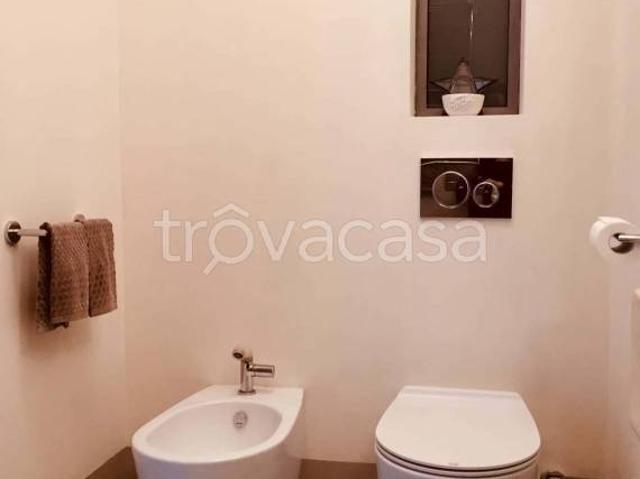Affittasi appartamento a Milano via Gaspare Rosales, Garibaldi Corso Como