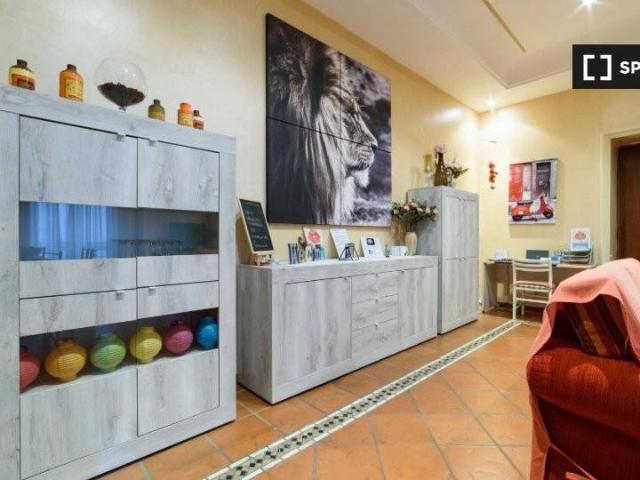 Affittasi appartamento a Napoli via Cesare Rosaroll, Tribunali