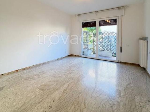 Affittasi appartamento a Padova via Alberto Campolongo, 1, Chiesanuova