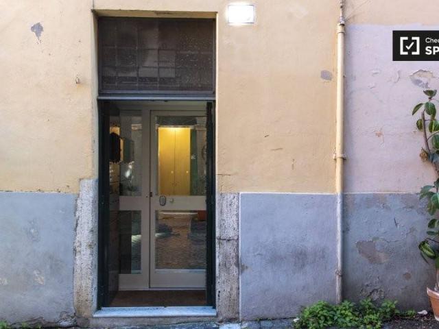 Affittasi appartamento a Roma via in Piscinula, Trastevere