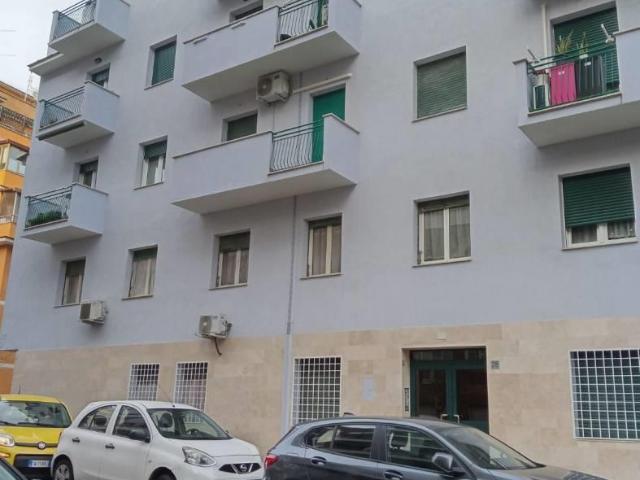 Affittasi Appartamento, Ad Lorenzo il Magnifico bilocale ottimo stato Annunci Roma, Zona Bologna Rif.639496