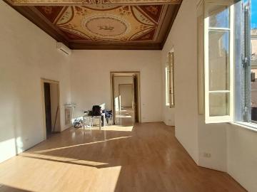 Affittasi Appartamento, Adiacente Fontana delle Tartarughe Annunci Roma Roma Rif.634446