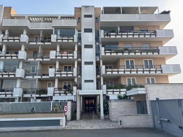 Affittasi Appartamento, AFFITTO STANZA CON BAGNO PRIVATO Annunci Roma Roma Rif.629168