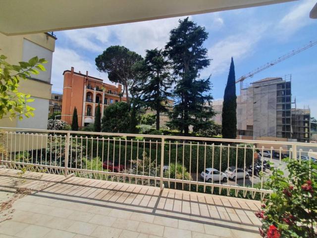 Affittasi Appartamento, Affitto Roma Monti Parioli 2 piano con terrazza e posto auto Annunci Roma, Zona Parioli Rif.646148