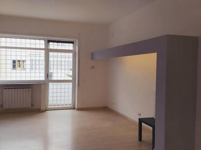 Affittasi Appartamento, Affittasi abitazione o studio EUR CENTRO VIALE EUROPA Annunci Roma, Zona Eur Rif.93405