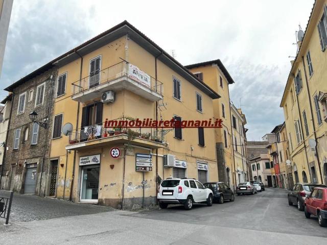 Affittasi Appartamento, Appartamento trilocale in Via Pia Annunci Velletri Roma Rif.651025
