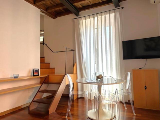 Affittasi Appartamento, Appartamento Via Mario de' Fiori Annunci Roma Roma Rif.645810