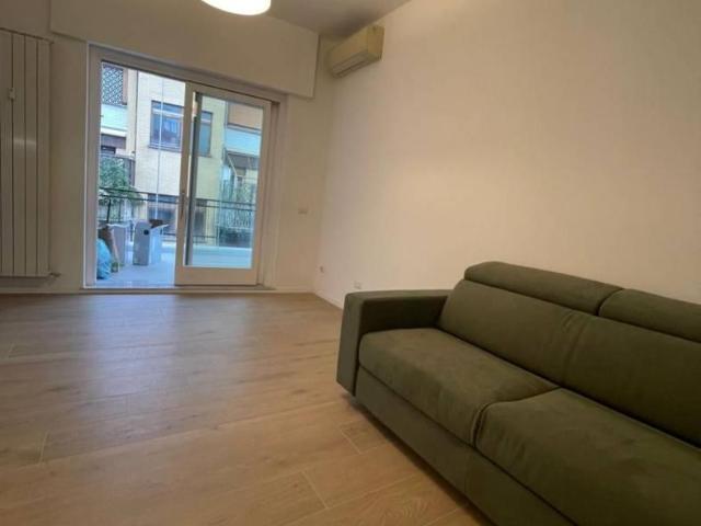 Affittasi Appartamento, Appartamento affitto USO TRANSITORIO SOLO NON RESIDENTI Annunci Roma Roma Rif.636765
