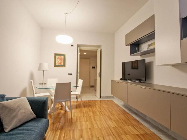 Affittasi Appartamento, appartamento arredato piazza del popolo Annunci Roma Roma Rif.626479