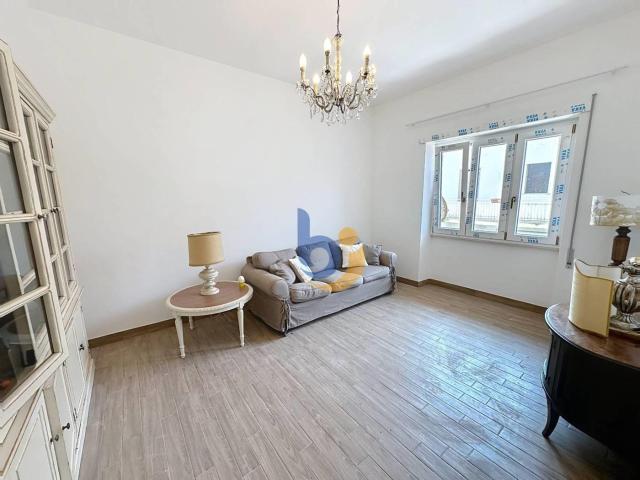 Affittasi Appartamento, Appartamento COMPLETAMENTE RISTRUTTURATO in zona CENTRO Annunci Santa Marinella Roma Rif.626938