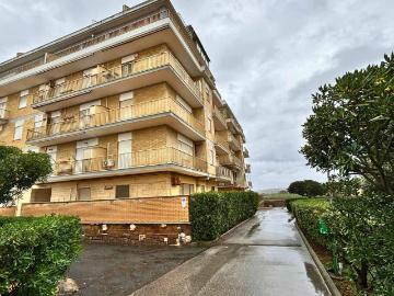 Affittasi Appartamento, APPARTAMENTO CON ASCENSORE Annunci Pomezia Roma Rif.632650